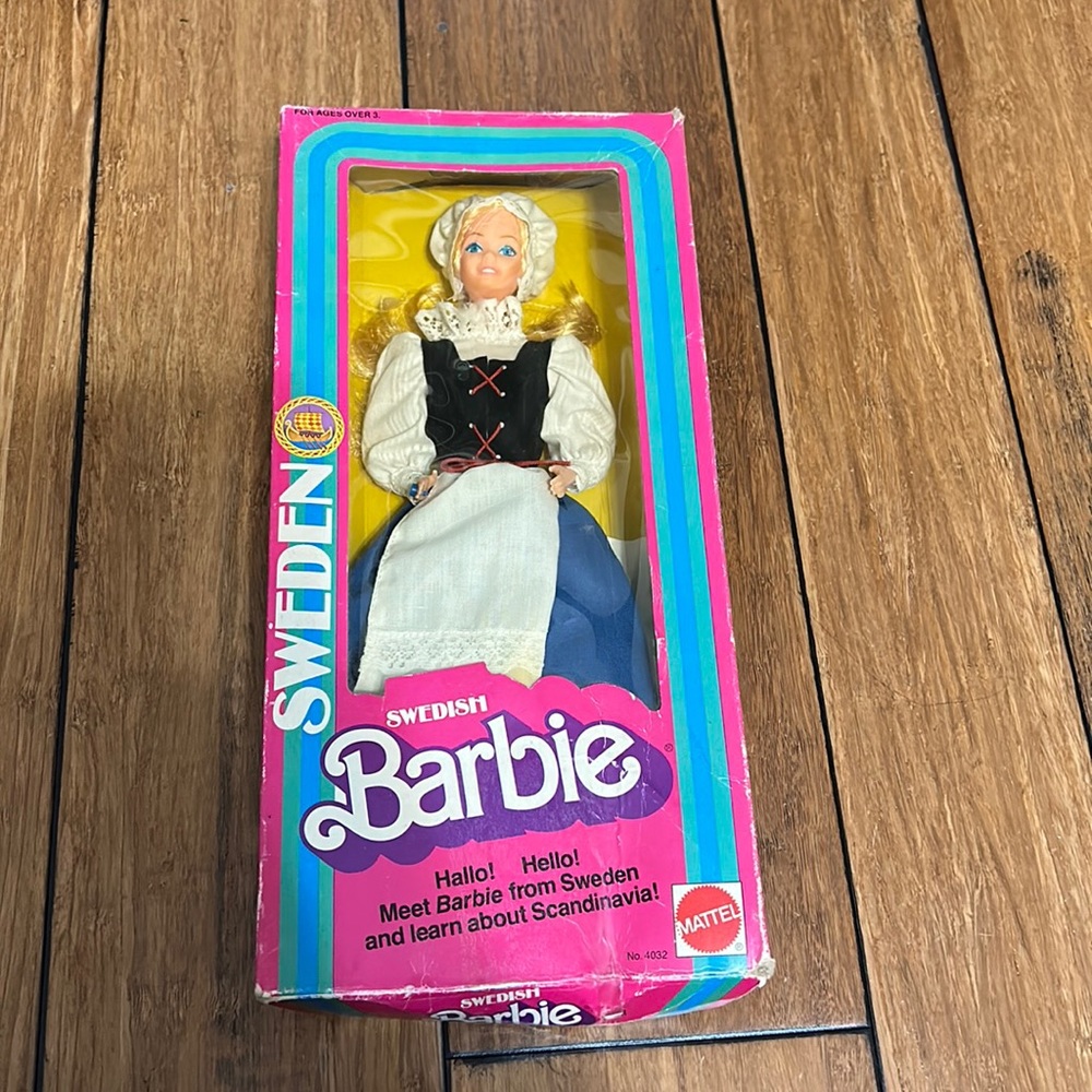 Famous International Fashion Doll Swedish Barbie Sweden 1982 Mattel 4032